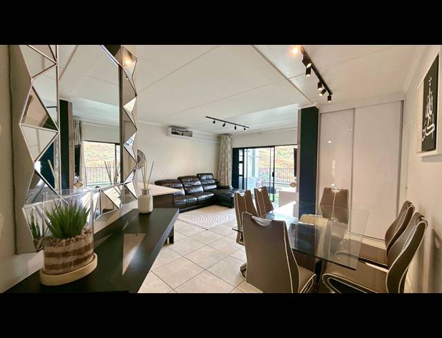2 BEDROOM APARTMENT FOR SALE IN OAKDENE